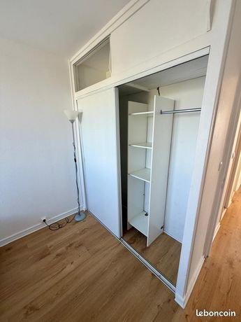 Chambre en colocation — T5 meublé de 82 m² avec balcon