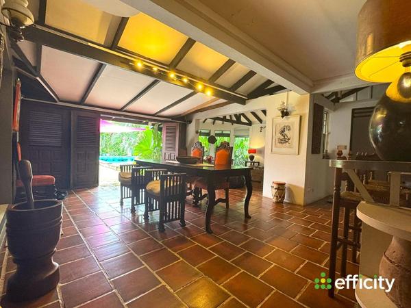 Maison 6 pièces - 250 m²