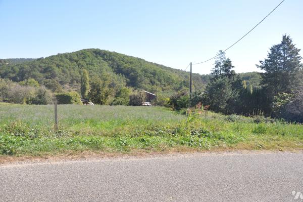 AURIGNAC proche, terrain à bâtir de 1220m² exposé sud ouest. prix : 24.000 € CC