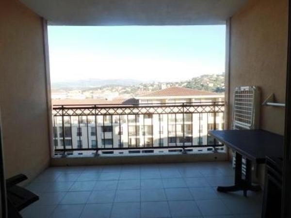 CANNES LA BOCCA CENTRE STUDIO coin nuit séparé