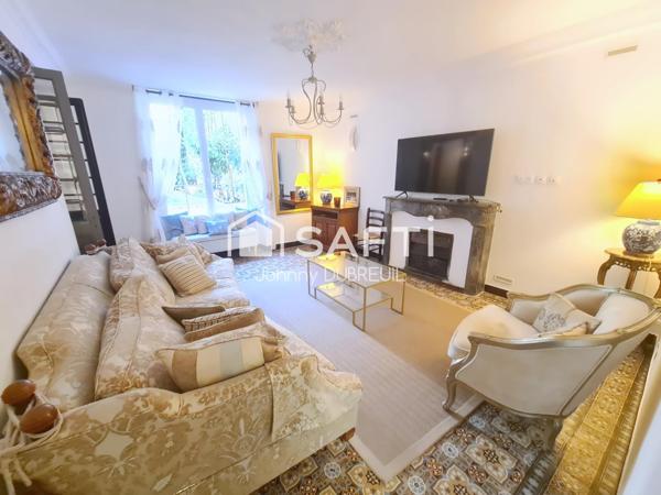 PIGNANS – Maison de Maître d’exception de 300m2 au cœur du village avec jardin et piscine