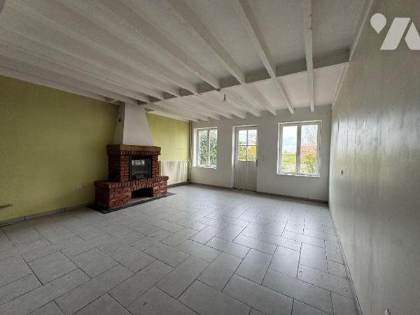 CORPS DE FERME RÉNOVÉ DE 327 M² HABITABLES AVEC NOMBREUSES DÉPENDANCES BÂTI SUR TERRAIN DE 8 00...