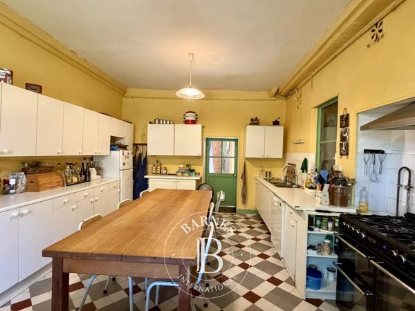 Dourdan, Propriété 20 Chambres -  700 m² à vendre