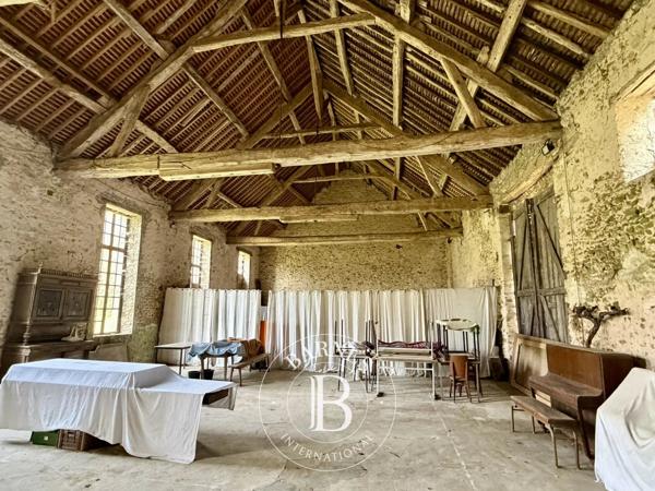 Dourdan, Propriété 20 Chambres -  700 m² à vendre