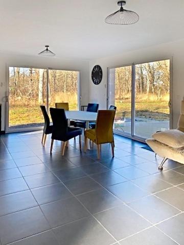 Maison moderne au coeur de la forêt des Landes