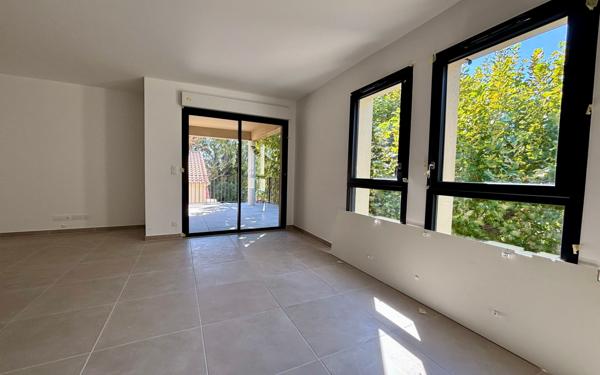 Appartement à vendre    4 pièces • 81,78 m2 Marguerittes