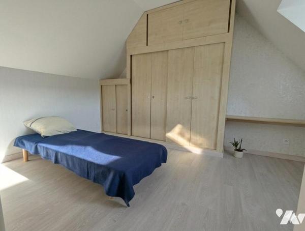  BOURGVALLEES - SAINT SAMSON DE BONFOSSE Centre bourg Pavillon avec vie de plain pied - 4 chambres