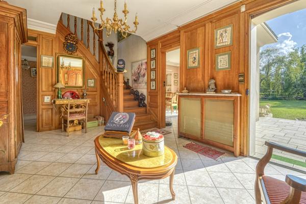 Vente Maison270 m² - 7 Pièces - LES SORINIERES (44840)