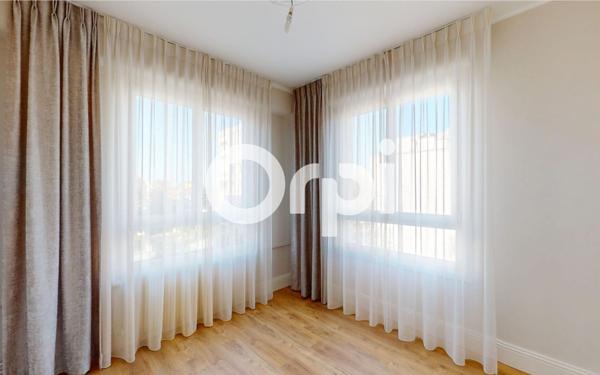 Appartement à vendre    3 pièces • 75 m2 Bron