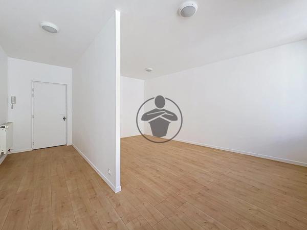Location                                                      Appartement
                        
                     1 pièces                      43 m2                     à Saint-Quentin
