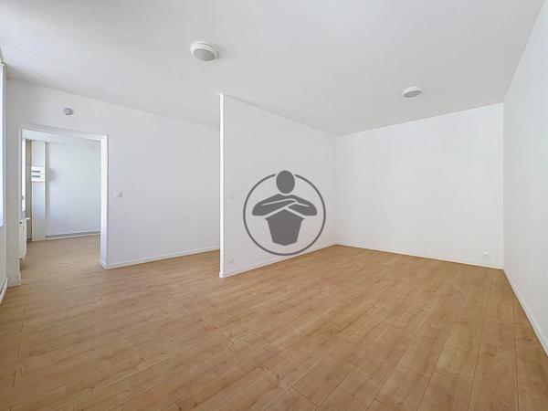 Location                                                      Appartement
                        
                     1 pièces                      43 m2                     à Saint-Quentin