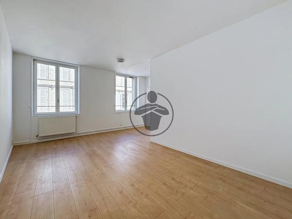 Location                                                      Appartement
                        
                     1 pièces                      43 m2                     à Saint-Quentin