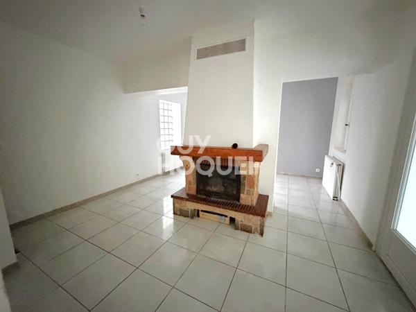 Maison de ville individuelle, à vendre à PÉRONNE (80200).