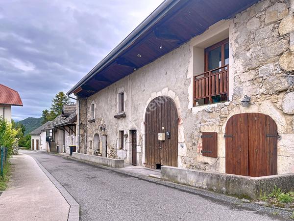 QUINTAL _ Charmante maison de village 5 pièces de 291,20 m² (dont 142,40 m² habitable), à vendre