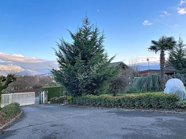 POISY _ Maison individuelle 5 pièces de 119 m², avec terrain arboré de 1000 m²