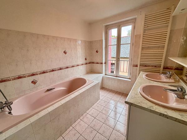 A LOUER - Maison 4 chambres centre de Saint Meen Le Grand
