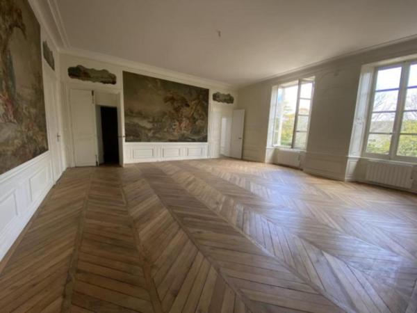 POITIERS Appartement 4 pièce(s) 122.40 m² emplacements de parking