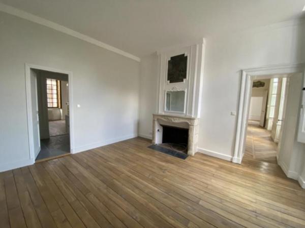 POITIERS Appartement 4 pièce(s) 122.40 m² emplacements de parking