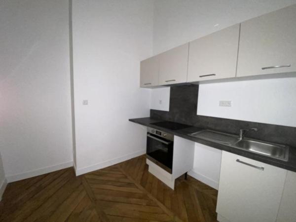 POITIERS Appartement 4 pièce(s) 122.40 m² emplacements de parking