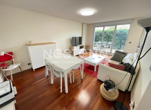 A vendre à MORANGIS, appartement de 4 pièces avec deux terrasses, box double en sous-sol et place de parking extérieure privative
