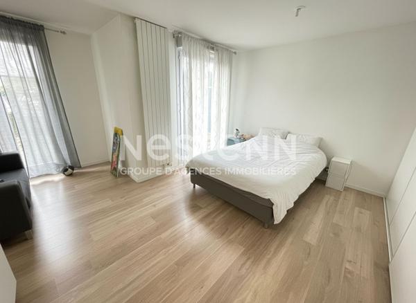 A vendre à MORANGIS, appartement de 4 pièces avec deux terrasses, box double en sous-sol et place de parking extérieure privative