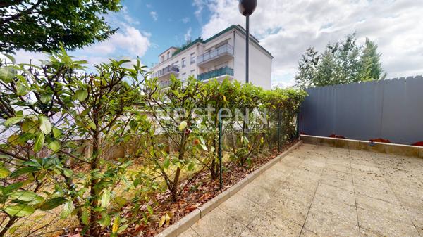 A vendre à MORANGIS, appartement de 4 pièces avec deux terrasses, box double en sous-sol et place de parking extérieure privative