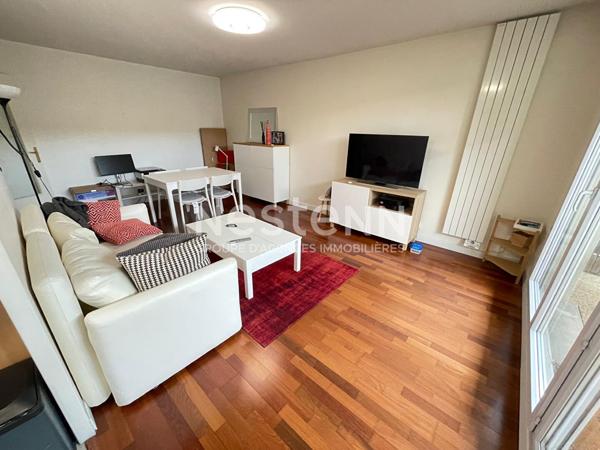 A vendre à MORANGIS, appartement de 4 pièces avec deux terrasses, box double en sous-sol et place de parking extérieure privative