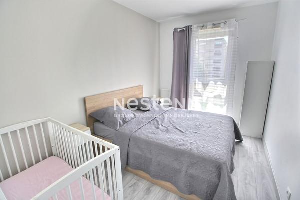 Au pied du tramway T4 et des Commerces - Lumineux 3 pièce(s) 66 m2 - Copropriete de 2014 - Terasse