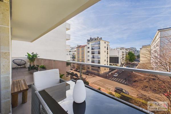 4 PIÈCES MODERNE SANS VIS-À-VIS AVEC BALCON, CAVE ET PARKING.