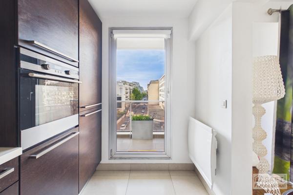 4 PIÈCES MODERNE SANS VIS-À-VIS AVEC BALCON, CAVE ET PARKING.