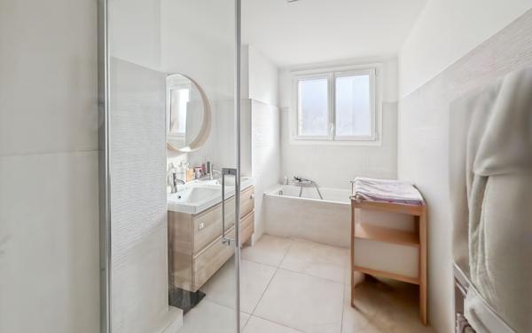 Appartement à vendre    4 pièces • 78,82 m2 Saint-Raphaël