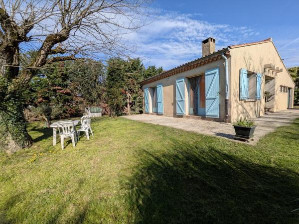 Maisonnette avec du charme et fort potentiel