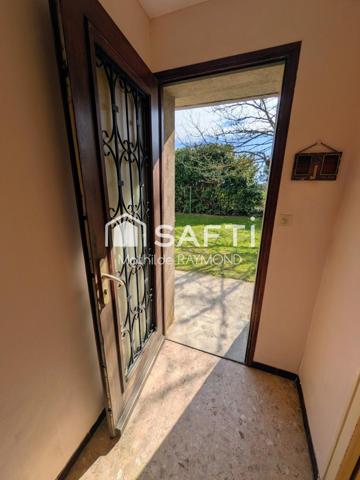 Maisonnette avec du charme et fort potentiel