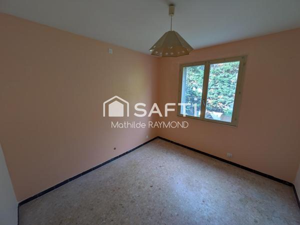 Maisonnette avec du charme et fort potentiel