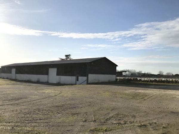 Grange à vendre |  Bassac |  3 pièces