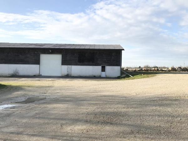 Grange à vendre |  Bassac |  3 pièces
