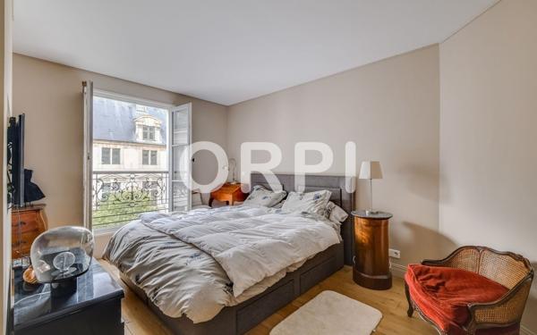 Appartement à vendre    4 pièces • 136 m2 Paris 3