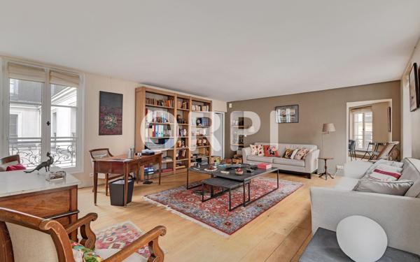 Appartement à vendre    4 pièces • 136 m2 Paris 3