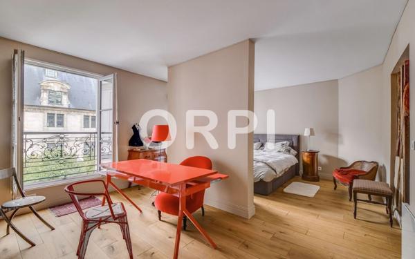 Appartement à vendre    4 pièces • 136 m2 Paris 3