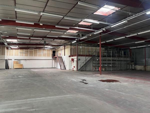 Location / Local Industriel / Bâtiment à Amiens (80000)