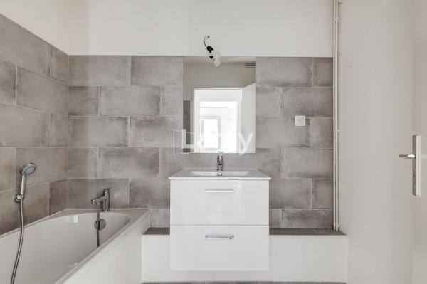 Prado/périer t3 terrassse sud et balcon