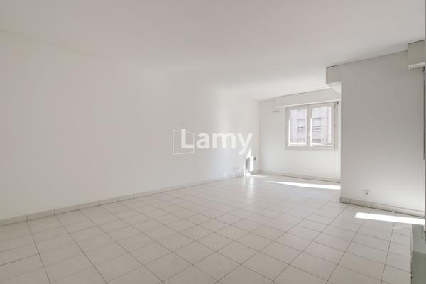 Prado/périer t3 terrassse sud et balcon