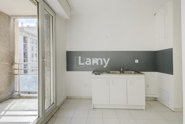 Prado/périer t3 terrassse sud et balcon