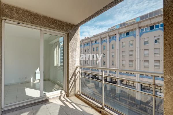 Prado/périer t3 terrassse sud et balcon