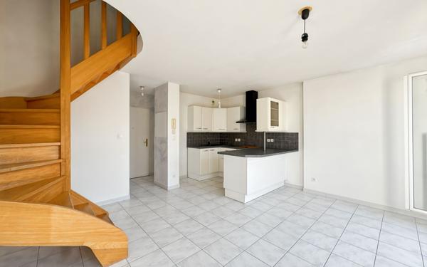 Appartement à vendre    3 pièces • 48,27 m2 Martigues