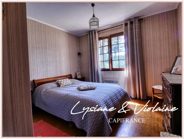 MAISON DE CAMPAGNE DE PLAIN-PIED AVEC VUE PANORAMIQUE SUR LES PYRENEES ET LE CANIGOU.