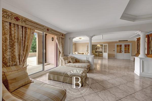 Prévessin-Moëns, Appartement 5 Chambres -  349 m² à vendre