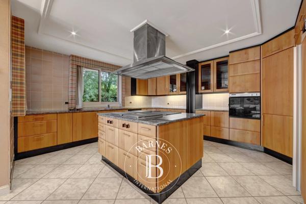 Prévessin-Moëns, Appartement 5 Chambres -  349 m² à vendre