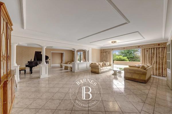 Prévessin-Moëns, Appartement 5 Chambres -  349 m² à vendre