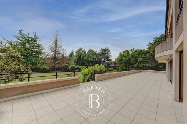 Prévessin-Moëns, Appartement 5 Chambres -  349 m² à vendre